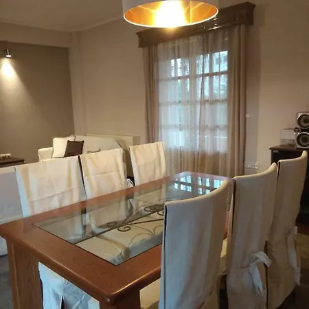 Efi House Apartment *
