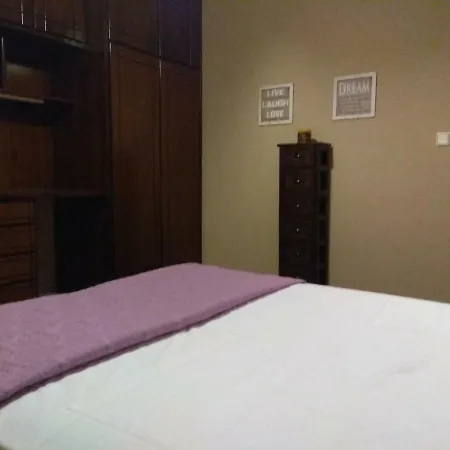 Efi House Apartment *